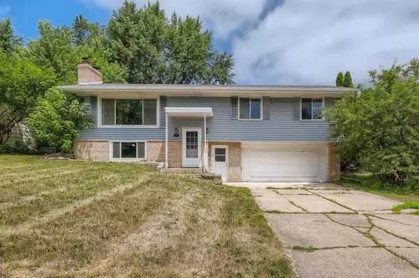 7924 28th AVE N, New Hope, MN 55427