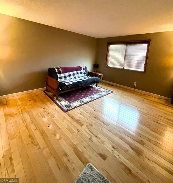 792 Tanglewood DR, Shoreview, MN 55126