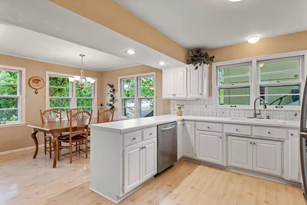 5044 Russell AVE S, Minneapolis, MN 55410