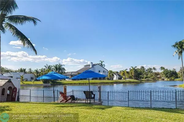 9851 SW 2nd St, Plantation, FL 33324