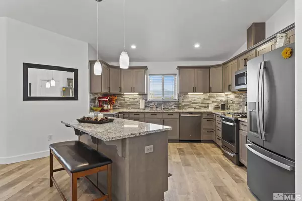 509 Saddle Horn Way, Fernley, NV 89408-8002