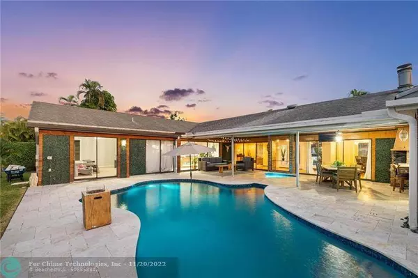 9851 SW 2nd St, Plantation, FL 33324