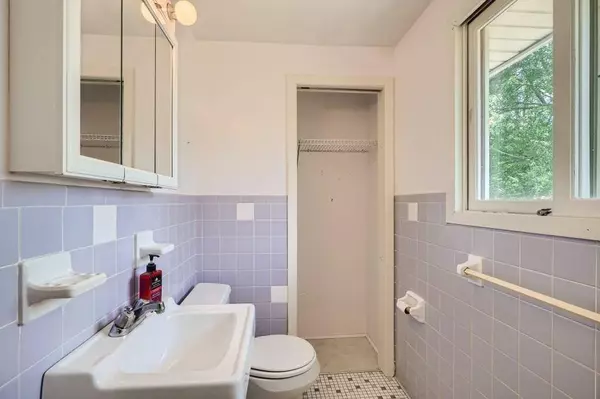 7924 28th AVE N, New Hope, MN 55427