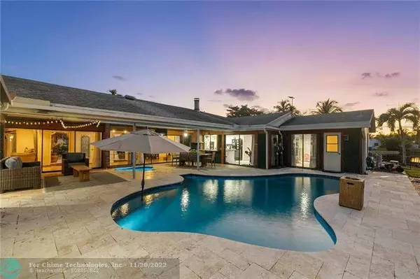 9851 SW 2nd St, Plantation, FL 33324