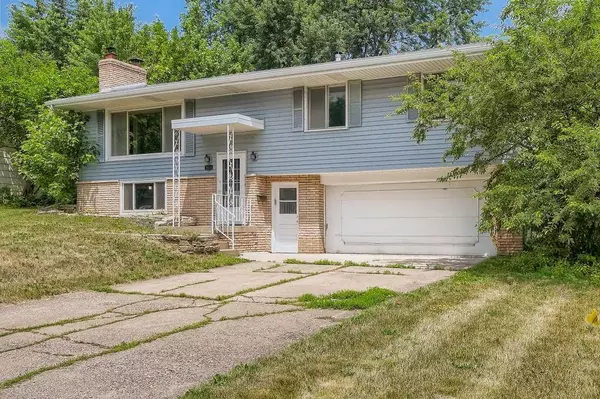 7924 28th AVE N, New Hope, MN 55427