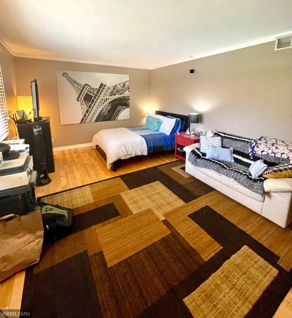 792 Tanglewood DR, Shoreview, MN 55126