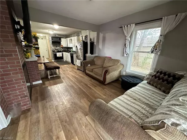 2609 Ansonia ST, Winston Salem, NC 27105