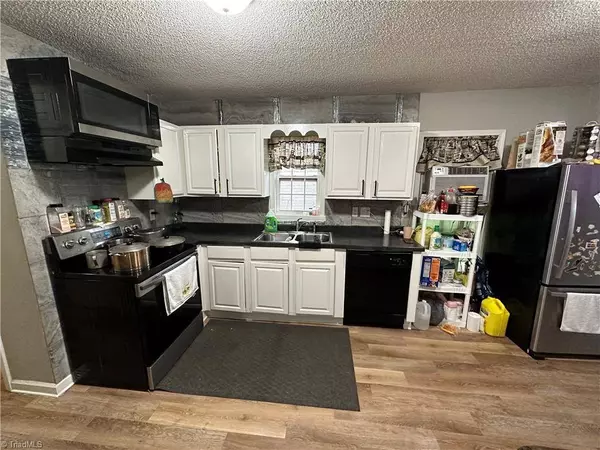 2609 Ansonia ST, Winston Salem, NC 27105