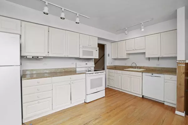 1218 Greenwood RD, Wheaton, IL 60187