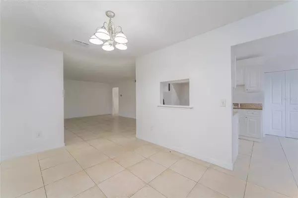 3904 VERSAILLES DR #3904A, Orlando, FL 32808