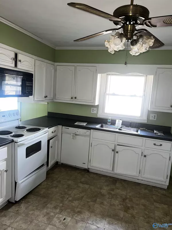 1423 6th Avenue Sw SW, Decatur, AL 35601