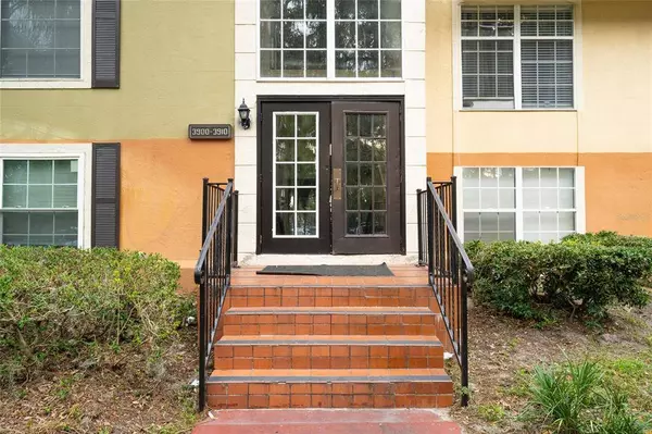 3904 VERSAILLES DR #3904A, Orlando, FL 32808