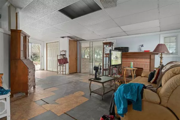 8639 SEMMES ST, Zephyrhills, FL 33540