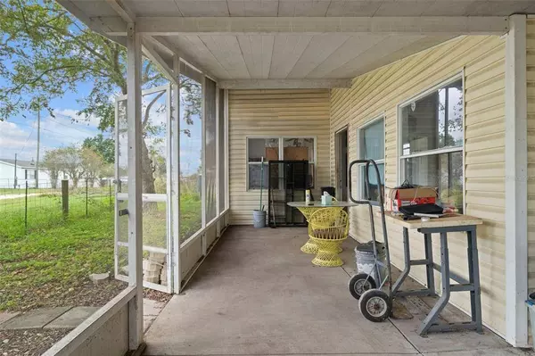 8639 SEMMES ST, Zephyrhills, FL 33540