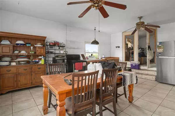 8639 SEMMES ST, Zephyrhills, FL 33540