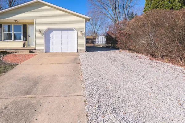 1856 S Sioux Drive, Ellettsville, IN 47429-1951