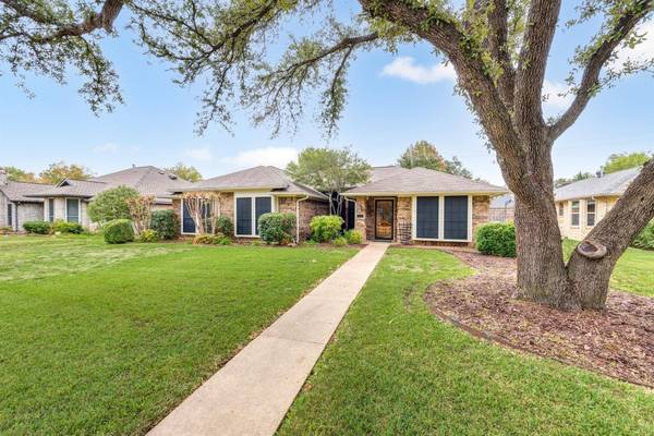 112 Meadowglen Circle, Coppell, TX 75019