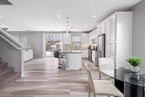 2198 Middlebury DR, Lathrop, CA 95330