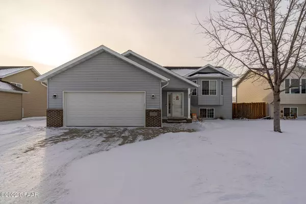 2193 STAR Avenue, Grand Forks, ND 58201