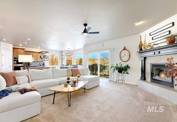 5595 N Quail Summit Pl, Boise, ID 83703