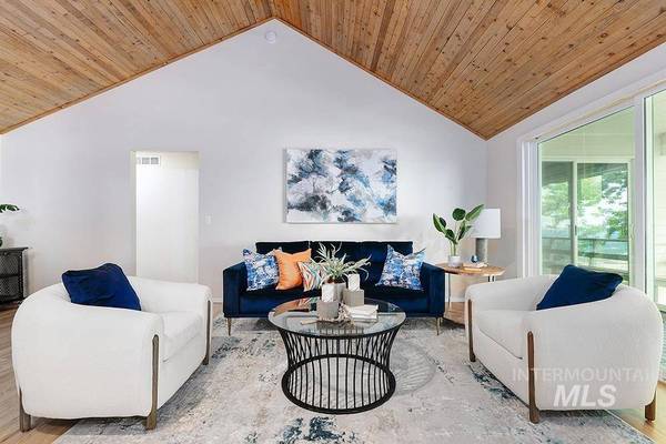 2262 S Ridge Point Way, Boise, ID 83712