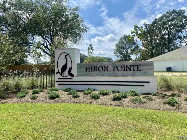 5411 HERON LANDING DR, Baton Rouge, LA 70816