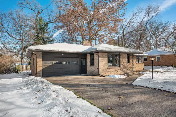 734 Strobel NW Avenue, Grand Rapids, MI 49504