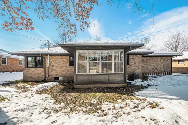 734 Strobel NW Avenue, Grand Rapids, MI 49504