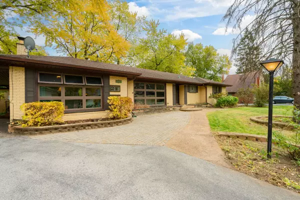 12001 S 70th Court, Palos Heights, IL 60463