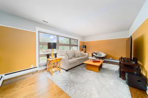 12001 S 70th Court, Palos Heights, IL 60463