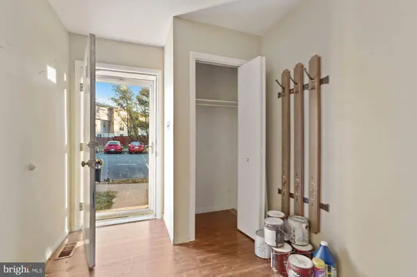 6441 SILVER RIDGE CIR, Alexandria, VA 22315