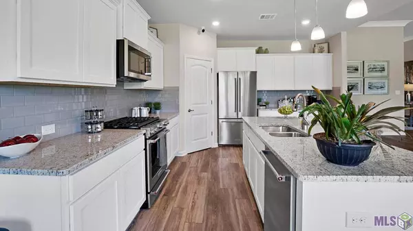 5411 HERON LANDING DR, Baton Rouge, LA 70816