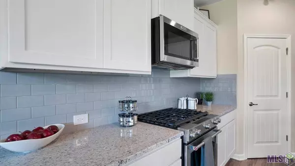 5411 HERON LANDING DR, Baton Rouge, LA 70816