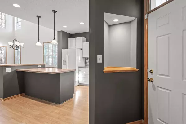 18044 Kindred CT, Lakeville, MN 55044