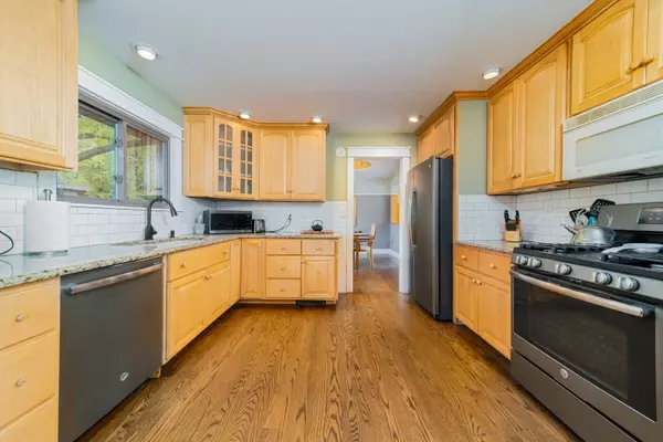 12001 S 70th Court, Palos Heights, IL 60463