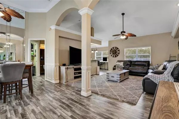 332 PALMVIEW CIR N, Auburndale, FL 33823