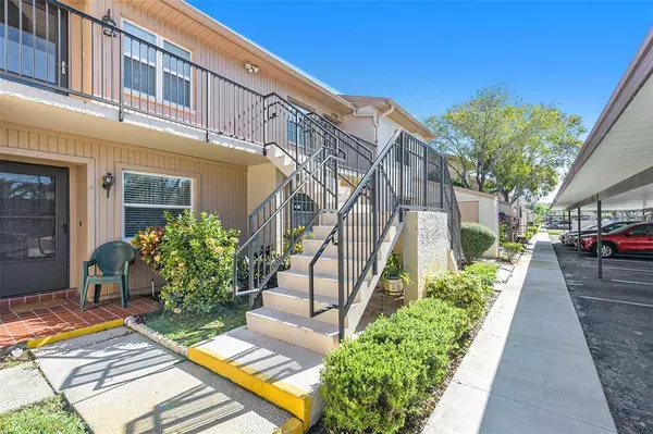 1130 BOWSPRIT LN #1130, Holiday, FL 34691