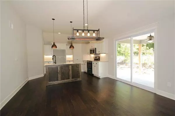 1004 NW Crestwood DR, Grain Valley, MO 64029