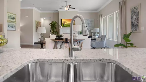 5411 HERON LANDING DR, Baton Rouge, LA 70816