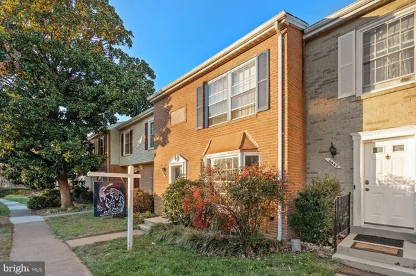 6441 SILVER RIDGE CIR, Alexandria, VA 22315