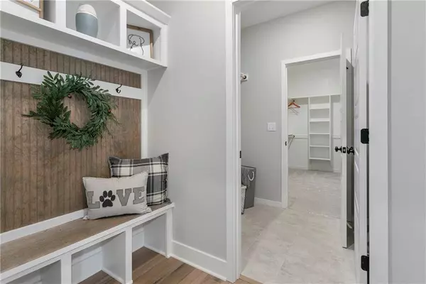 NW Crestwood Dr, Grain Valley, MO 64029