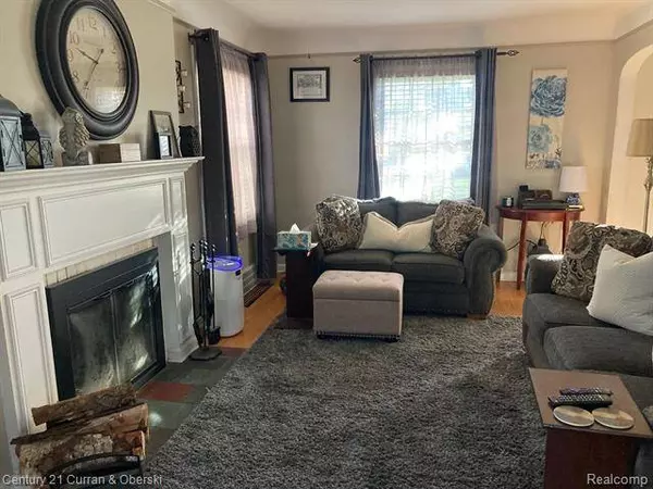 641 N YORK Street W, Dearborn, MI 48128