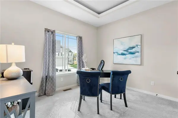 NW Crestwood Dr, Grain Valley, MO 64029