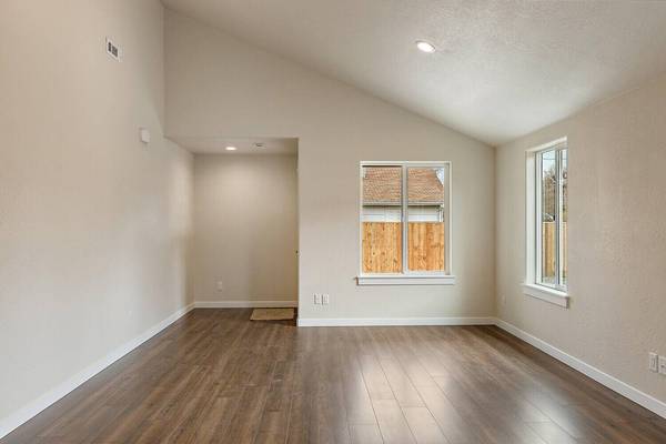 2567 Howard AVE, Medford, OR 97501