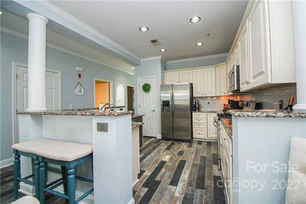 637 Williamson RD #306, Mooresville, NC 28117