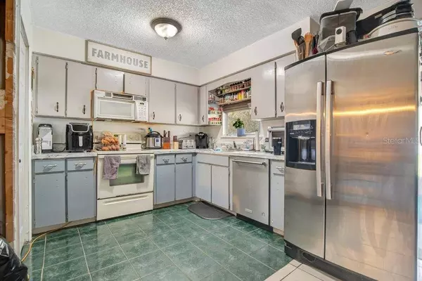 1494 COURTLAND BLVD, Deltona, FL 32738