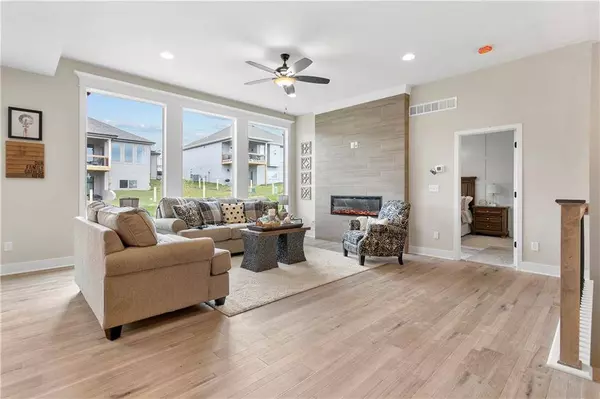 NW Crestwood Dr, Grain Valley, MO 64029