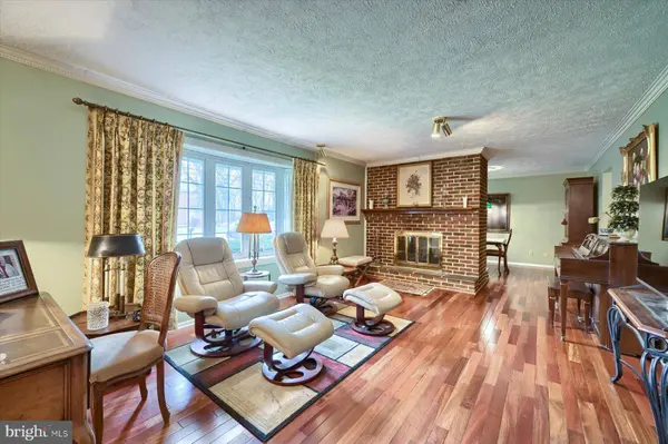 6601 CHAMBERS HILL RD, Harrisburg, PA 17111