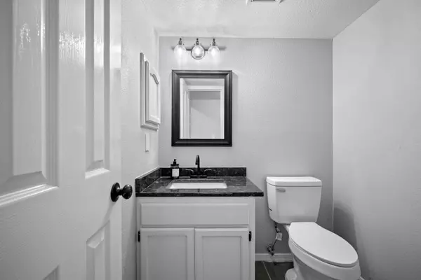 660 Milton Henry Avenue, El Paso, TX 79932