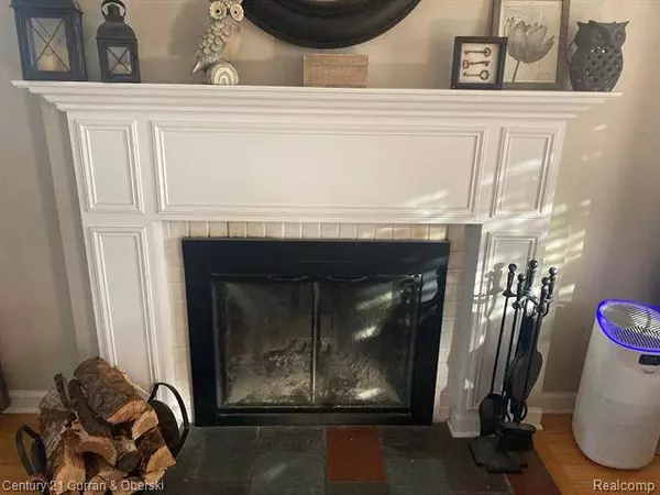 641 N YORK Street W, Dearborn, MI 48128